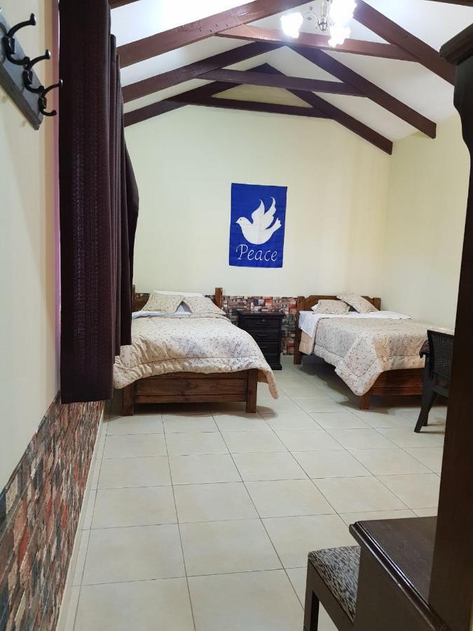 Hotel Mil Estrellas-Torotoro Potosi Bagian luar foto
