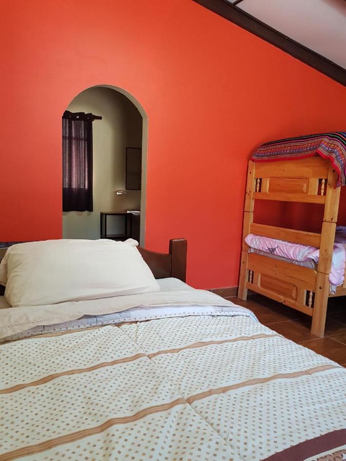 Hotel Mil Estrellas-Torotoro Potosi Bagian luar foto